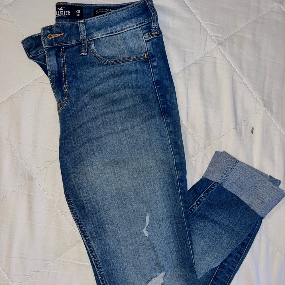 Hollister Mid Rise Super Skinny Jean (size 7R / 28-30)